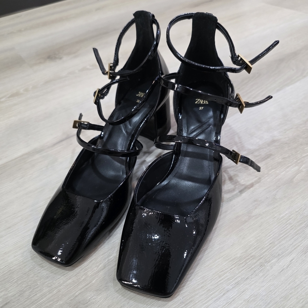 Zara Buckled BLOCK HEEL - Picture 2 of 15